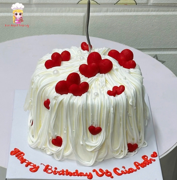 Bánh kem tone trắng đỏ tặng 8/3