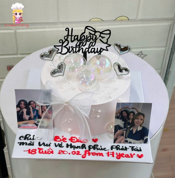 Bánh kem in hình tặng hội bạn thân