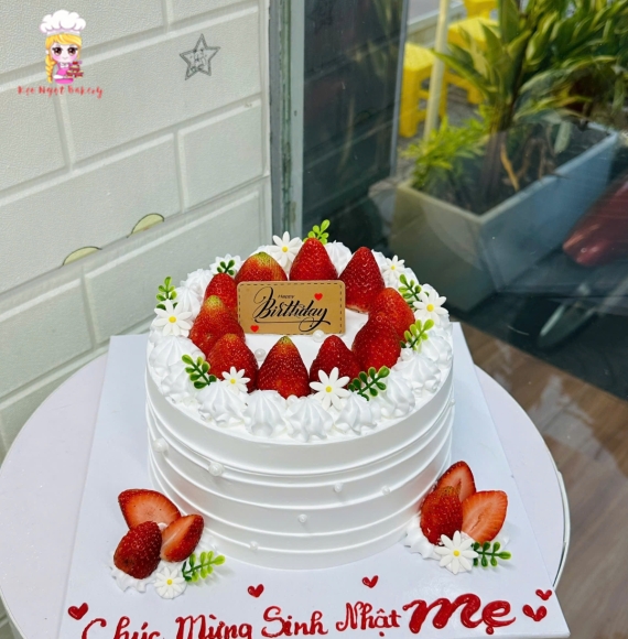 Bánh kem trang trí dâu tây tặng mẹ 