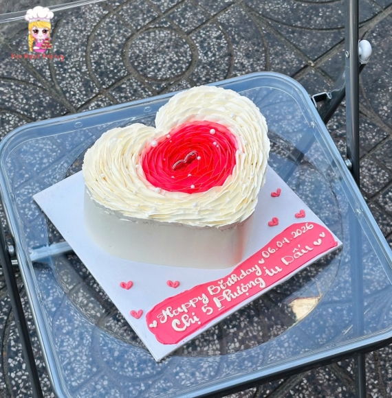 Bánh kem dành cho nữ trái tim mừng ngày kỷ niệm