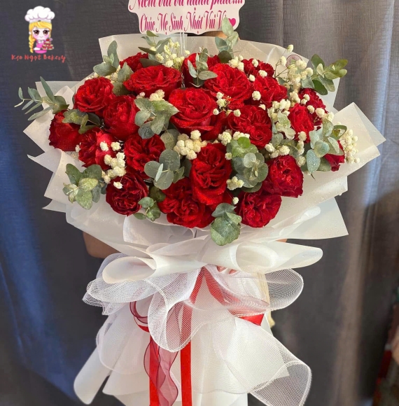 Bó hoa tươi tone đỏ chúc mừng sự kiện