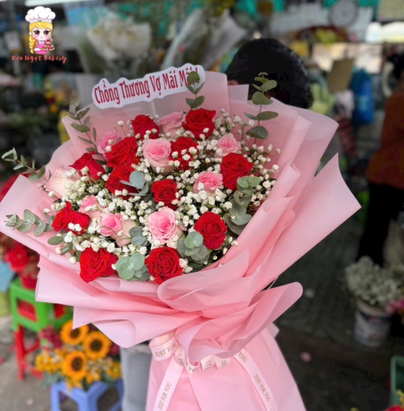 Bó hoa tone hồng mix màu tặng chồng yêu