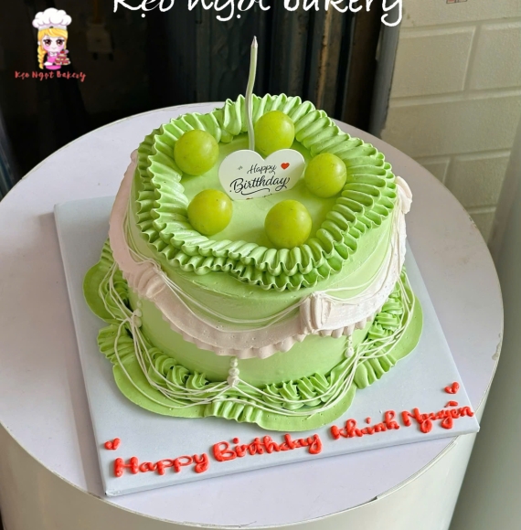 Bánh sinh nhật mừng trái cây tone xanh cây 