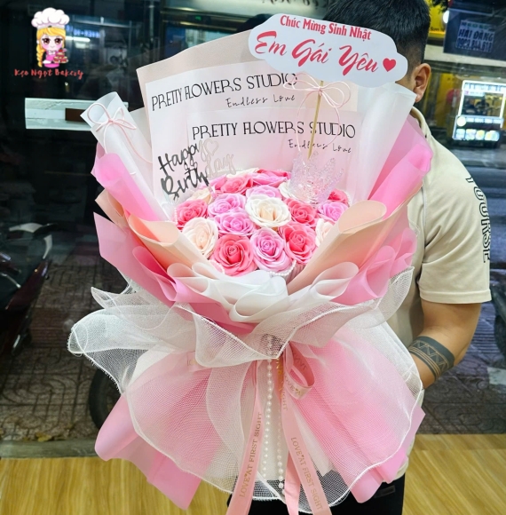 Bó hoa sáp tone hồng mix với màu trắng 