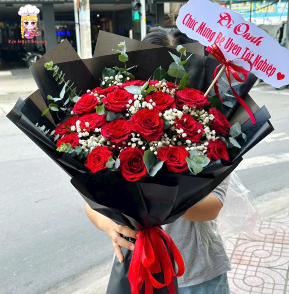 Bó hoa tone đỏ mừng sinh nhật 