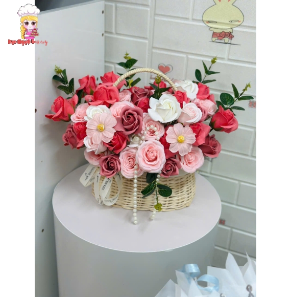 Mẫu giỏ hoa tone hồng đẹp 