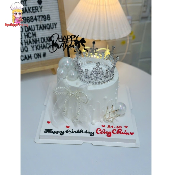 Bánh kem thổi kim tuyến tone trắng hot năm 2025