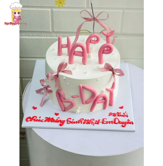 Bánh kem trái tim màu trắng tặng cho bạn gái