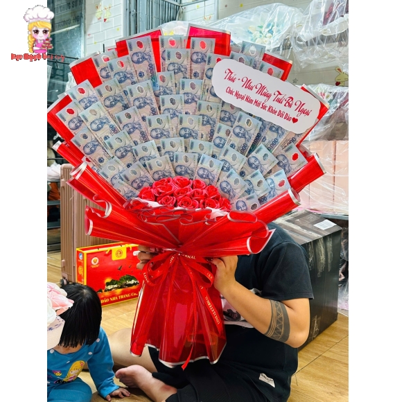 Bó hoa tiền 20k kèm bó hoa màu dỏ 