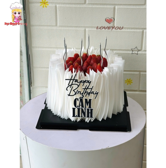 Mẫu bánh kem hoa dâu tây xu hướng mùa hè 2026