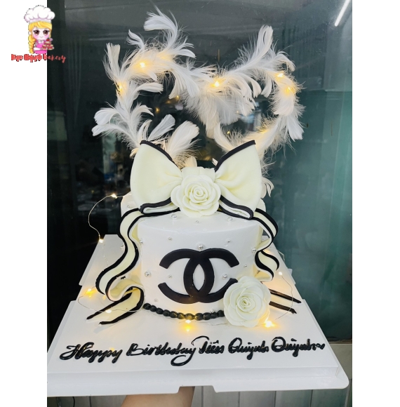 Bánh kem mẫu chanel trắng mẫu 02