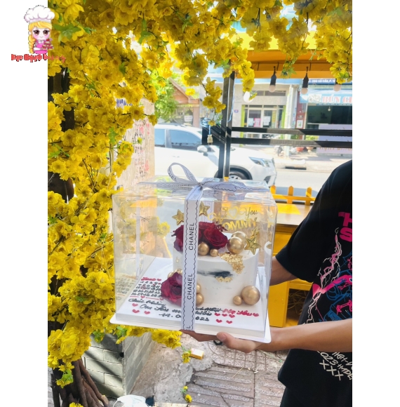 Bánh kem tặng mẹ dựng hộp meca trong siêu xinh