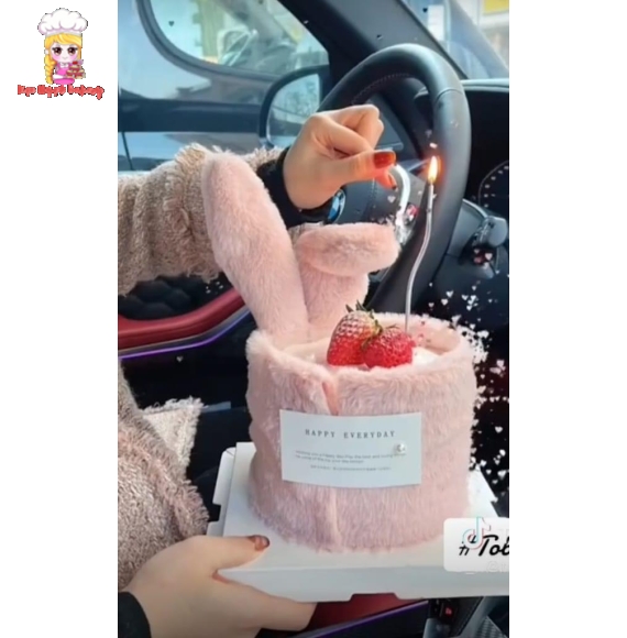 Bánh Kem tai thỏ Hồng pastel