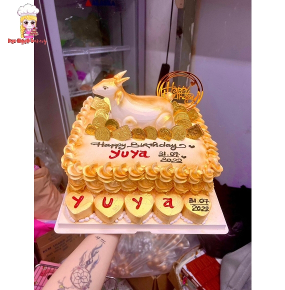 Bánh Kem hình vuông mẫu dê vàng