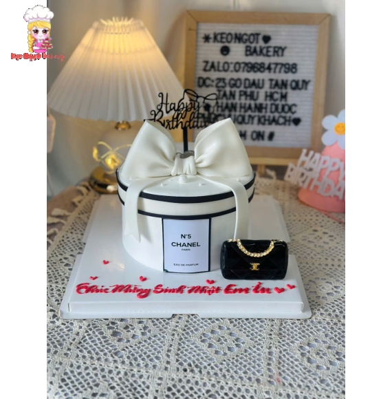 Bánh kem sang trọng chanel