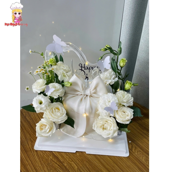 Bánh kem luxury làm theo yêu cầu khách hàng
