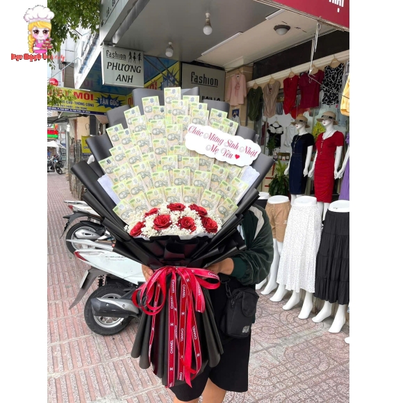 Hoa tiền khổng lồ tờ 100k 