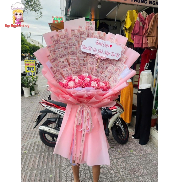 Hoa tiền kèm hoa sáp
