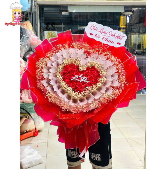 Bó hoa đỏ khổng lồ trái tim tờ 50k