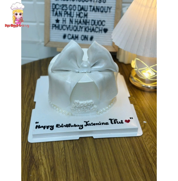 Bánh Kem Trắng Nơ Hồng Bling Bling