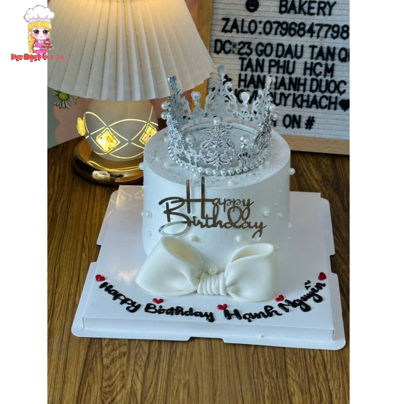 Bánh kem kim tuyến hot trend kèm nơ xinh