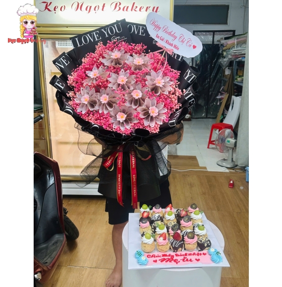 Combo hoa tiền kết hợp với bánh su dai