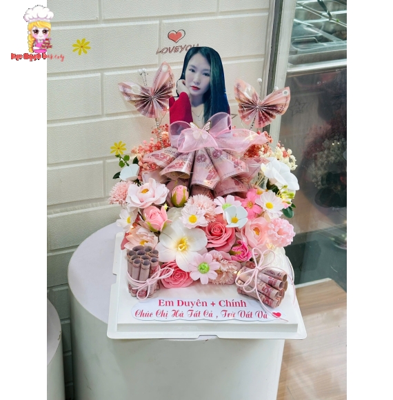 Bó hoa tiền tờ 50k tạo hình váy xòe công chúa