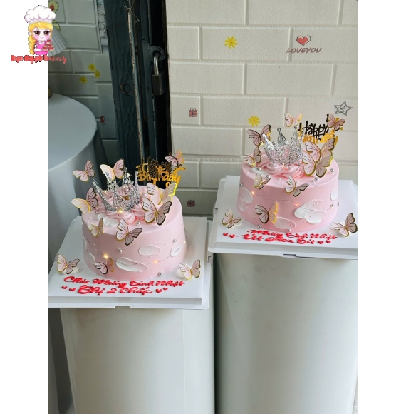 Bánh kem dành cho nữ tone hồng kết hợp phụ kiện bướm xinh hot
